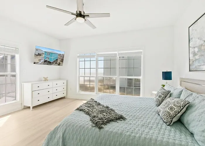Holiday home White Beachfront Paradise *