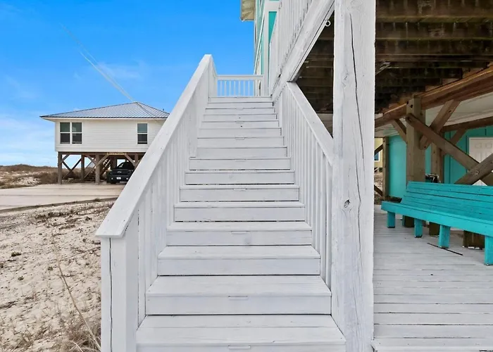 White Beachfront Paradise Holiday home