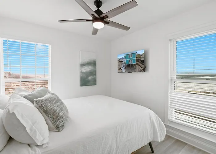 Holiday home White Beachfront Paradise *