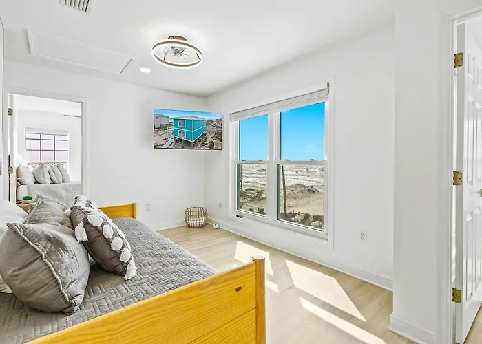 White Beachfront Paradise Holiday home